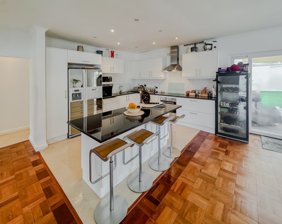 3 Bedroom Property for Sale in Claremont Western Cape